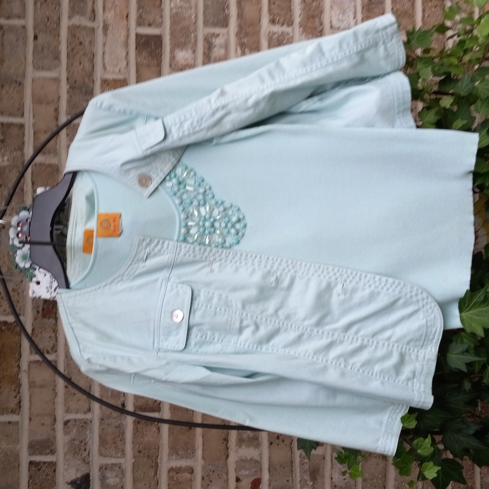 Tank top w/ light jacket